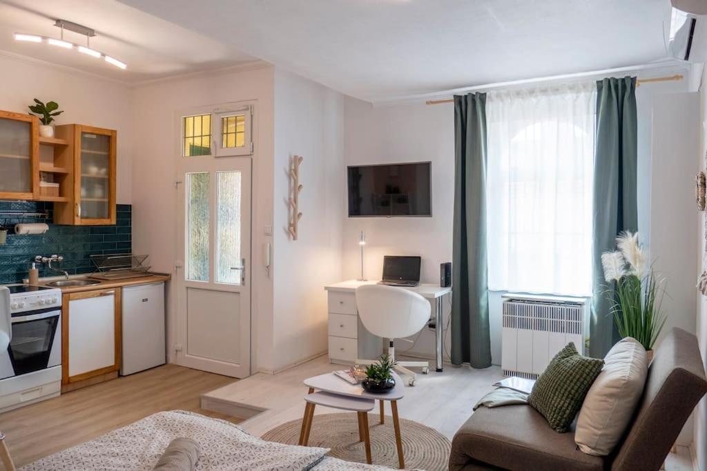 בודפשט Edna Studio With Balcony מראה חיצוני תמונה