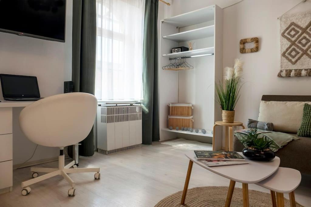 בודפשט Edna Studio With Balcony מראה חיצוני תמונה